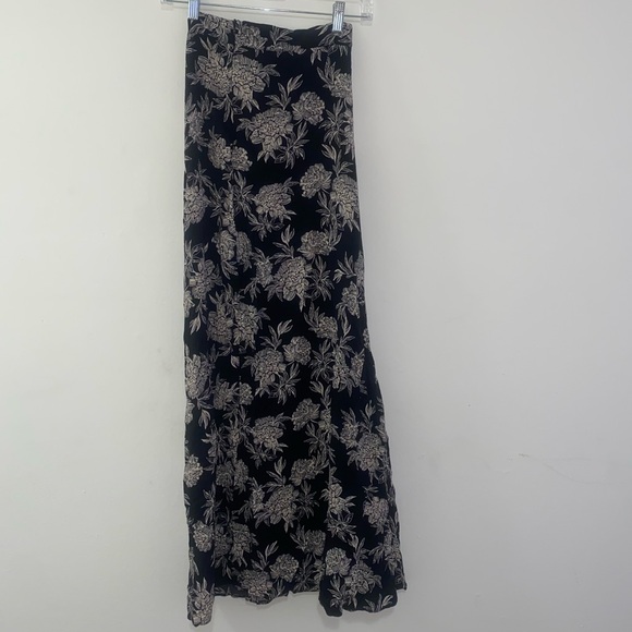 Olivaceous Maxi Skirt - Picture 4 of 4